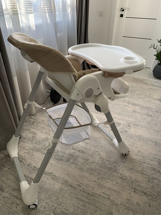 Крісло для годування carello