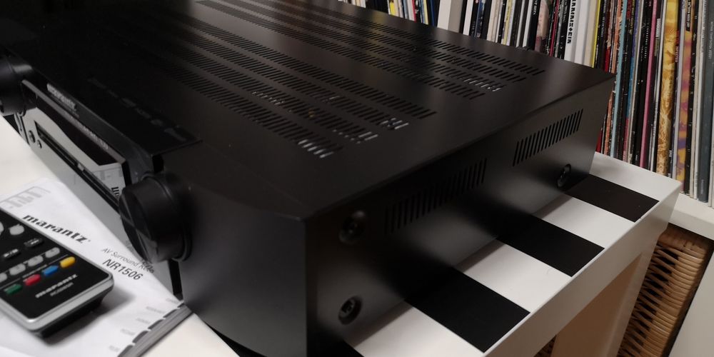 Amplituner kina Marantz NR 1506 pilot