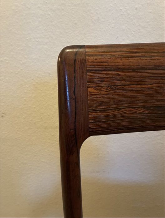 Seis cadeiras pau santo do Johannes Norgaard