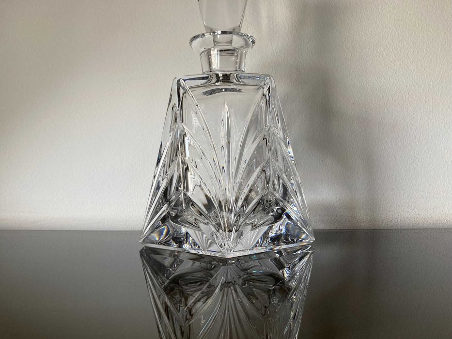 Frasco de cristal sem uso