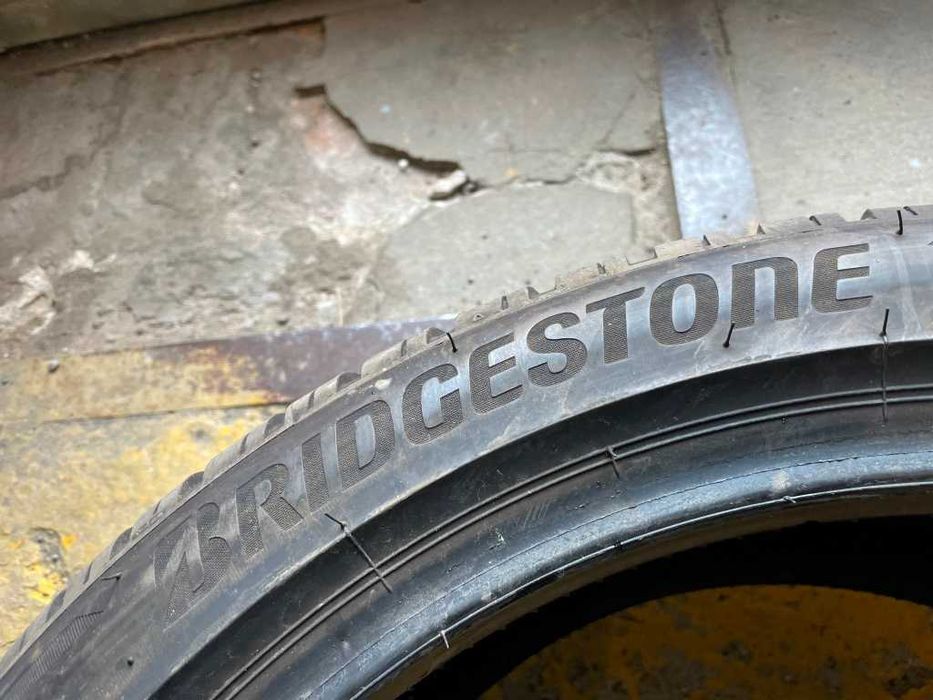 245/40 R18 Bridgestone Blizzak LM005 2шт 7мм