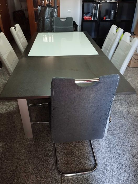 Mesa de jantar extensível (2m) + Oferta cadeiras