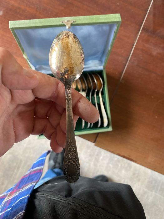 Продам винтажный  набор мельхиоровых чайних ложек