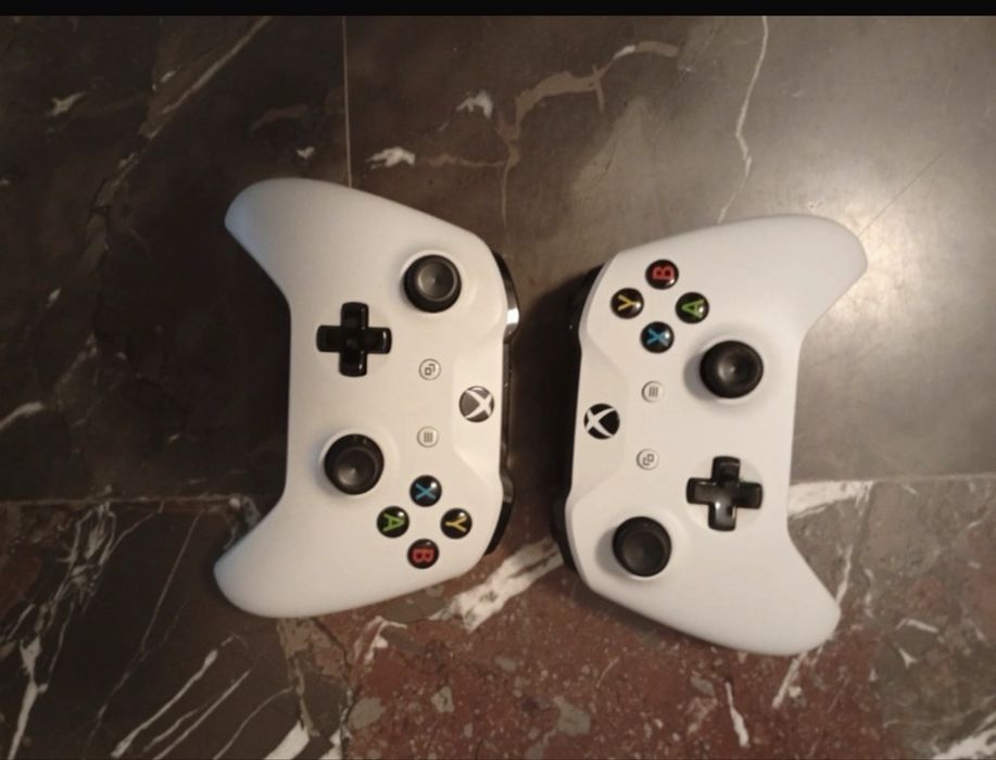 Xbox one s com jogos e 2 comandos