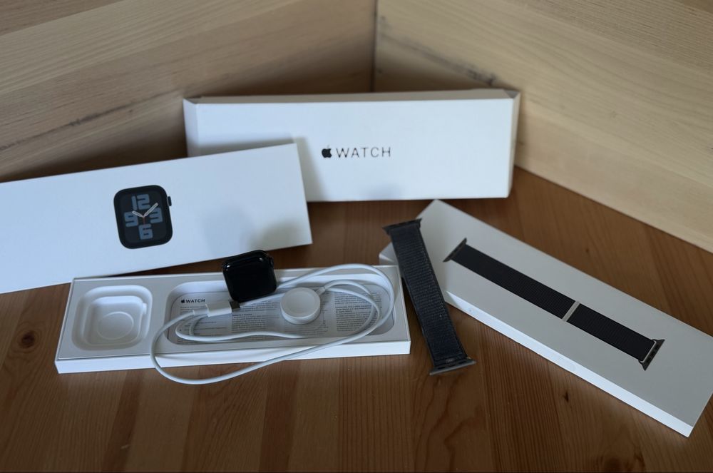 Apple Watch SE (2ª Geração) 40mm GPS+Cellular