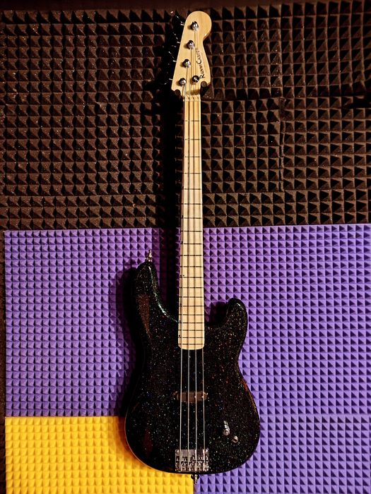 Gitara Basowa RunniCaster Precission Lutnicza