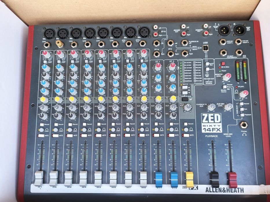 Mesa de Som Allen Heath Zed60-14Fx