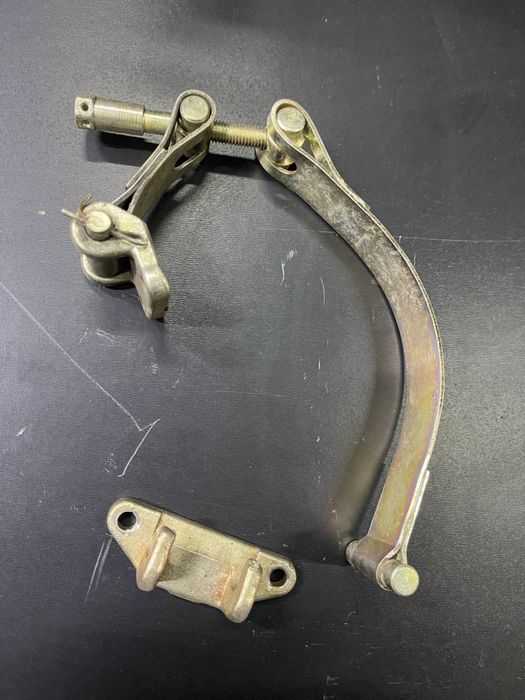 Хомут кріплення стартера ЯМЗ 236, 238 СТ-103, СТ25 верхній і нижній комплект 236-3708706/12