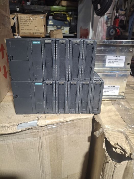 SIEMENS  Simatic ET 200M.

KTP1000 Basic DPSIEMENS

KT