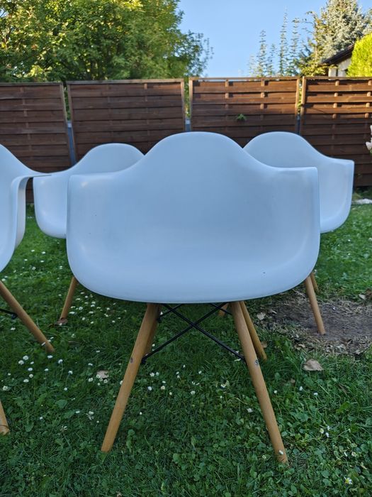 Krzesła fotelowe typu DAW (Eames Style) 4 szt.
