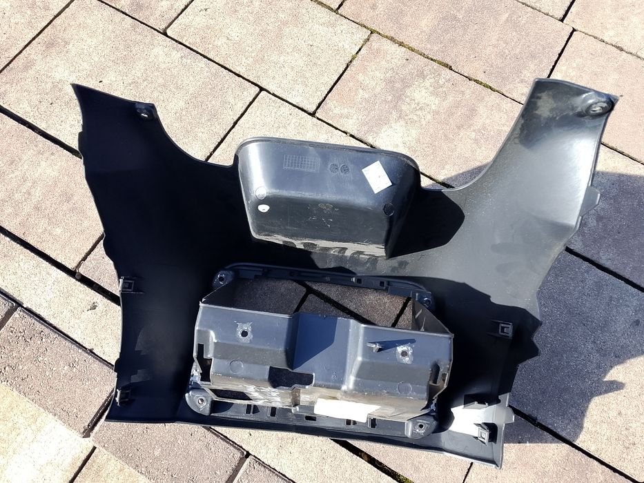 Kosz radia 2 DIN Skoda Fabia 2 lift, 5J1 858.089