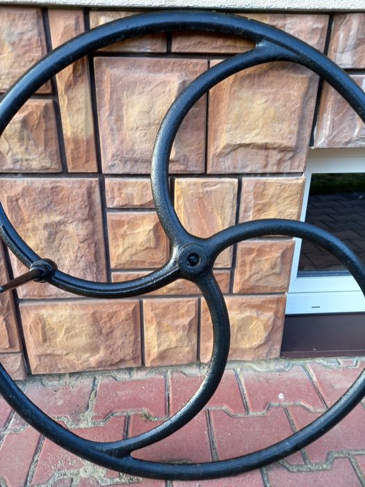 Koło do studni okazja.