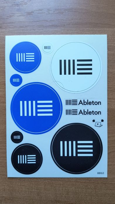 Smycz oraz naklejki Ableton - nowe