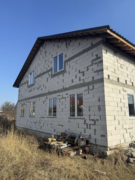 Продам пів будинку Осокорки