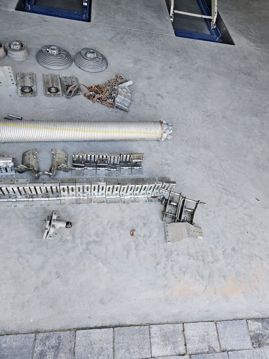 Zawiasy do bramy segmentowej bębny