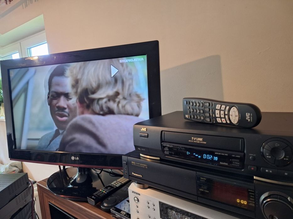 Magnetowid JVC HR-J668EU