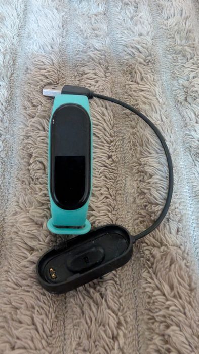 Фітнес-браслет Xiaomi Mi Band 4 із зарядкою та ремінцем