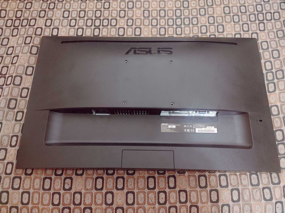 Монітор Asus TUF Gaming VG249Q битий.