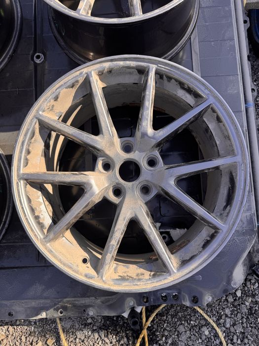 Диски R18 tesla Model 3