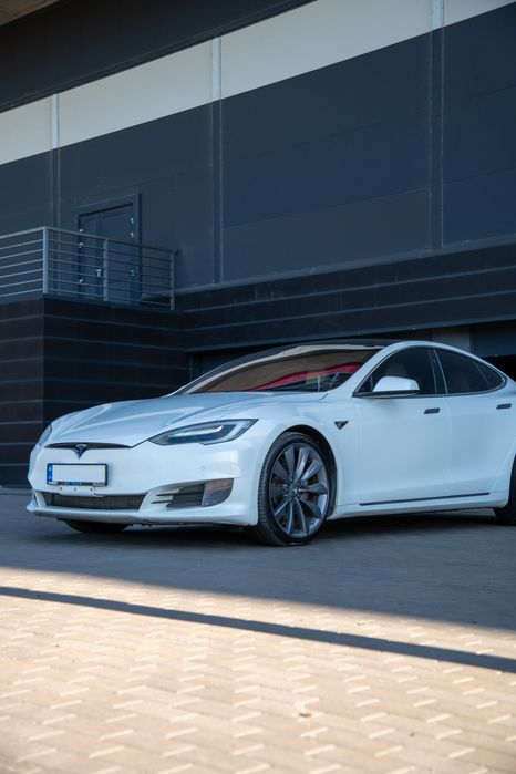 Продам Tesla Model S