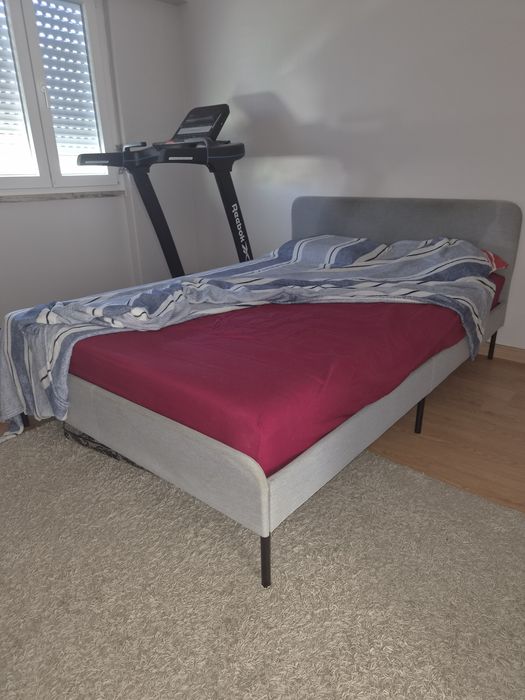Cama de casal com colchão