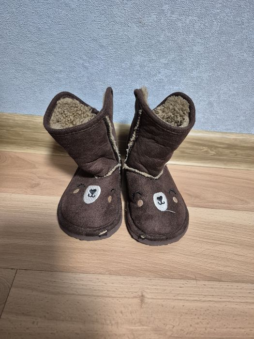 Віддам безкоштовно угги на зиму