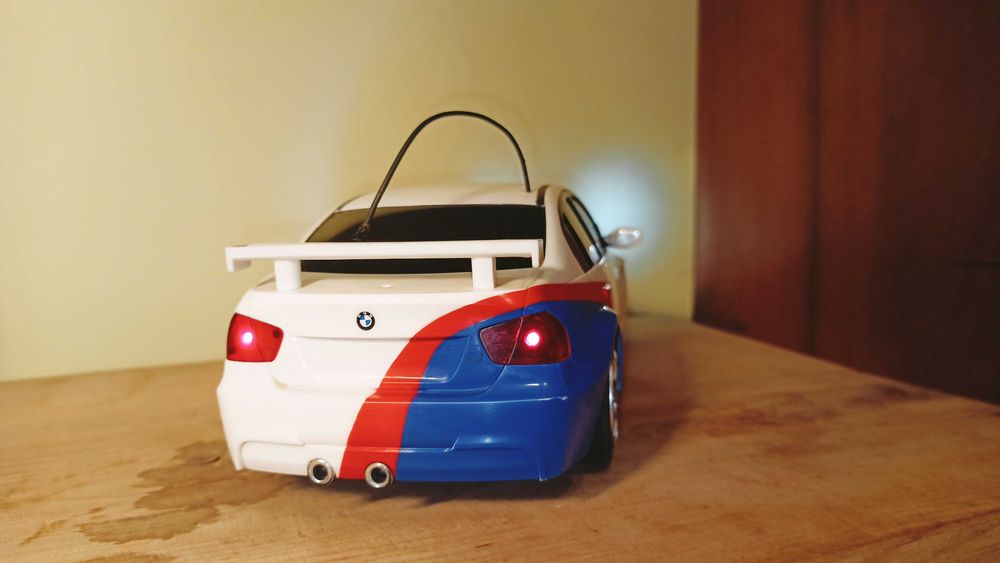 Радіокероване БМВ з пропорційним рухом вперед та назад 1/18-1/16