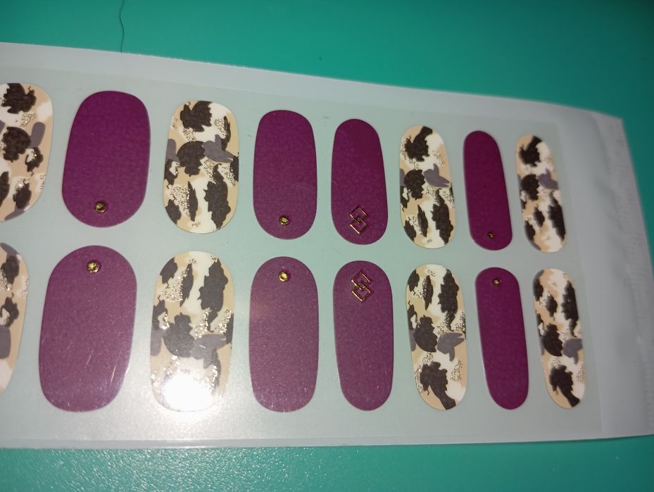 Naklejki na paznokcie