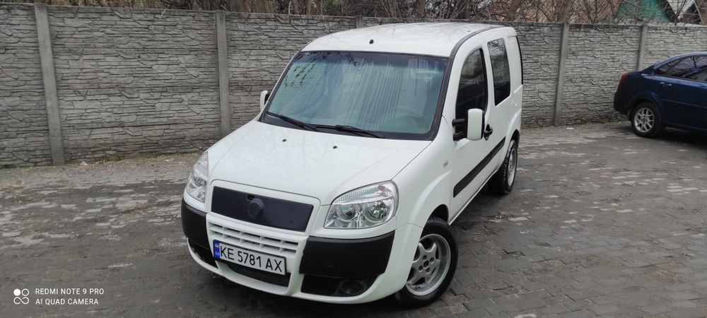 Продам автомобіль Fiat Doblo