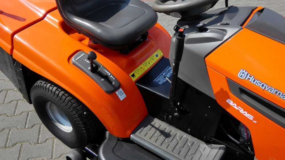 Traktorek kosiarka Husqvarna CTH180 Twin Kawasaki 2 Cylindry (220603.6) - Baras