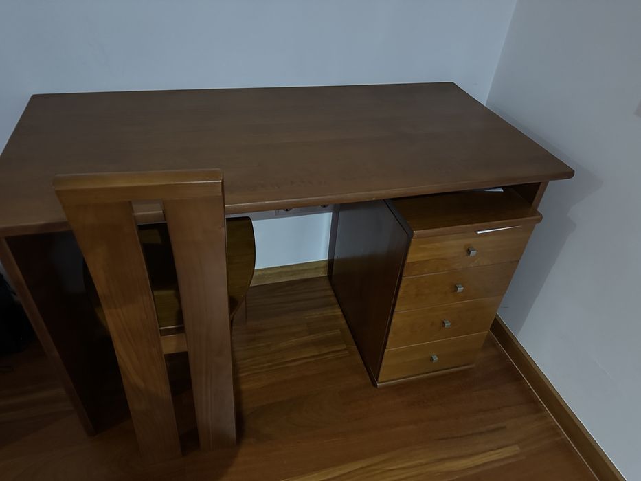 Conjunto moveis quarto madeira maciça Cerne vendo separado
