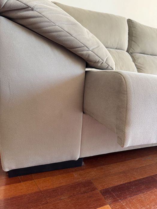 Sofá retrátil 3 lugares com chaise