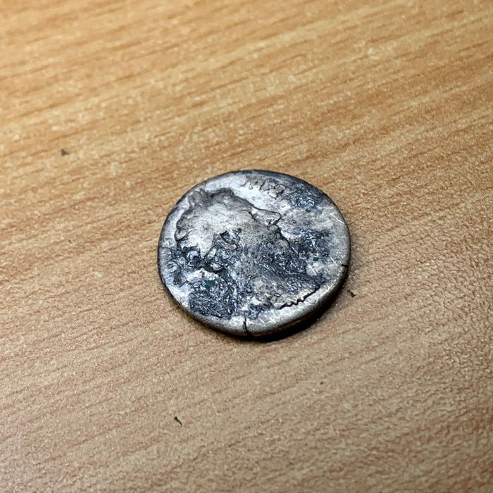 Римська срібна монета імператора Антона Пія (145-161 рр. до н. е.)