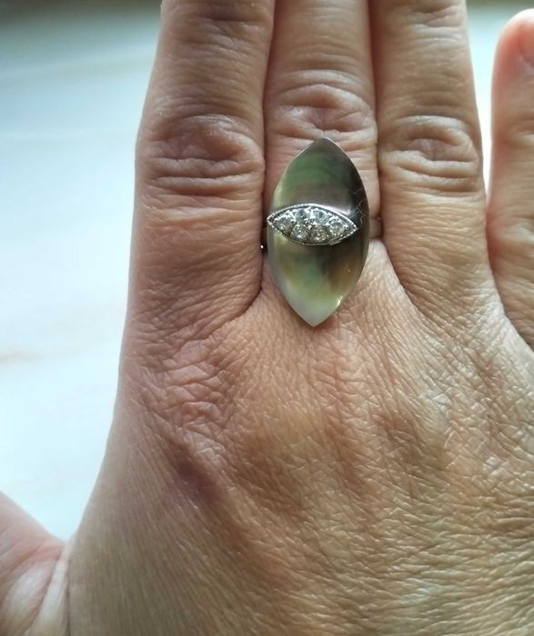 Anel de prata e madrepérola