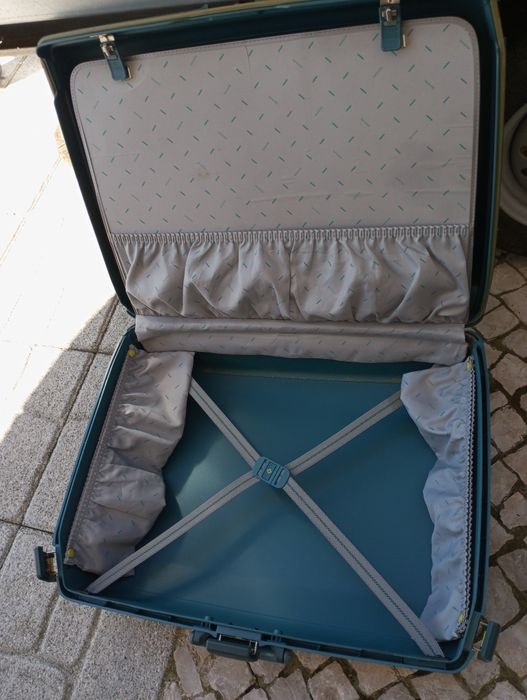Malas de viagem usadas