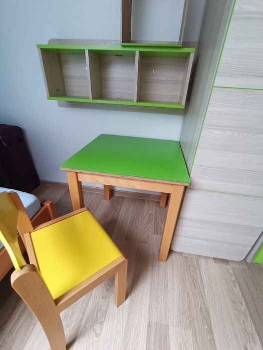 Dziecięcy stolik z krzesełkiem