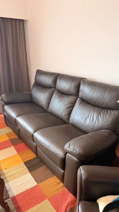 Conjunto de sofás em pele – 3 lugares + 2 poltronas