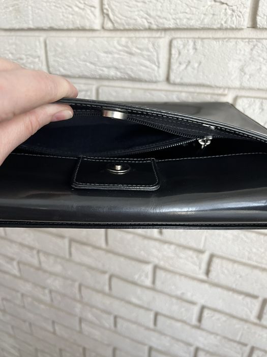 Сумка з лакової шкіри