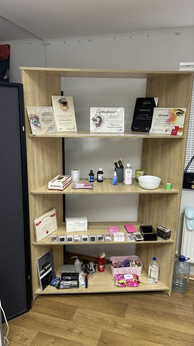 Стелаж в ідеальному стані