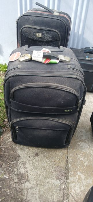 Продам чемоданы дорожные