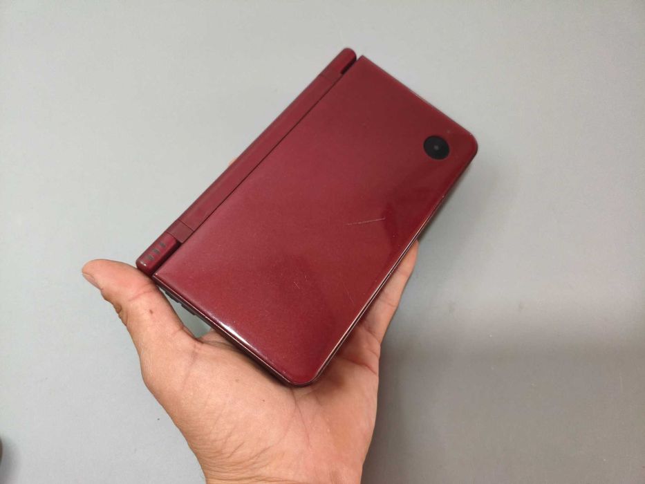 Nintendo DSI XL Vermelho