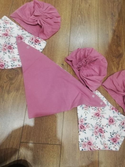 Dziewczęce komplety wiosenne: czapka typu turban i trójkątna chusta