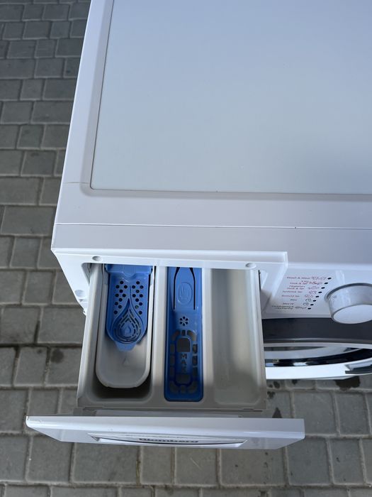 Прально сушильна машина Пральна машина з сушкою Bloomberg BWD384WO