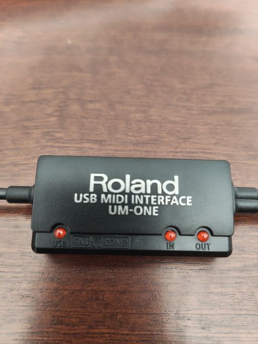 Pedaleira Boss GT3 com adaptador USB-MIDI Roland UM-ONE