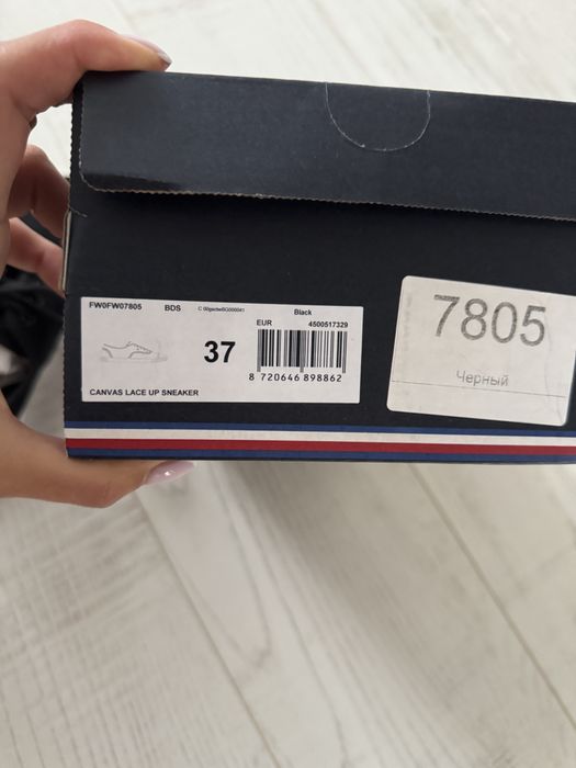 Кросівки , сліпони, мокасіни Tommy Hilfiger