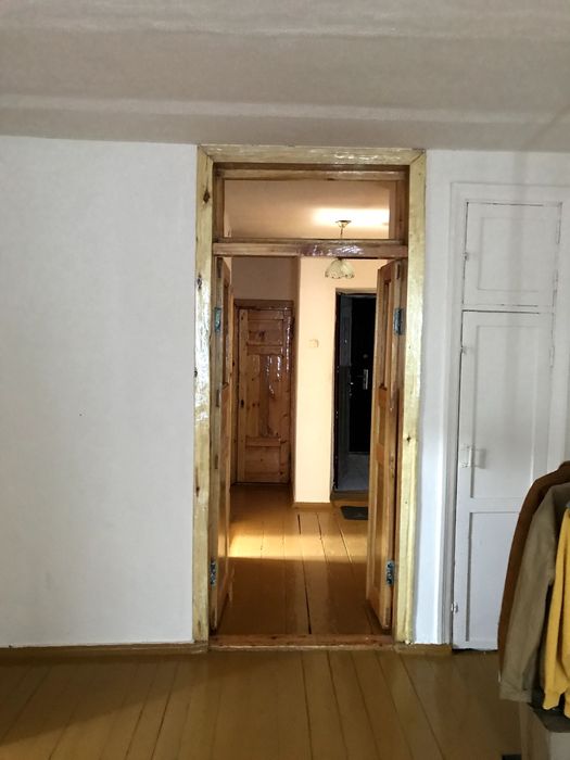 Квартира на продаж в невеликому місті 3х-кімнати 1й поверх