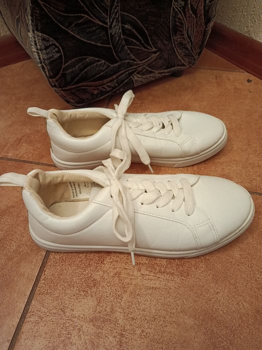 40 Białe sneakersy Unisex