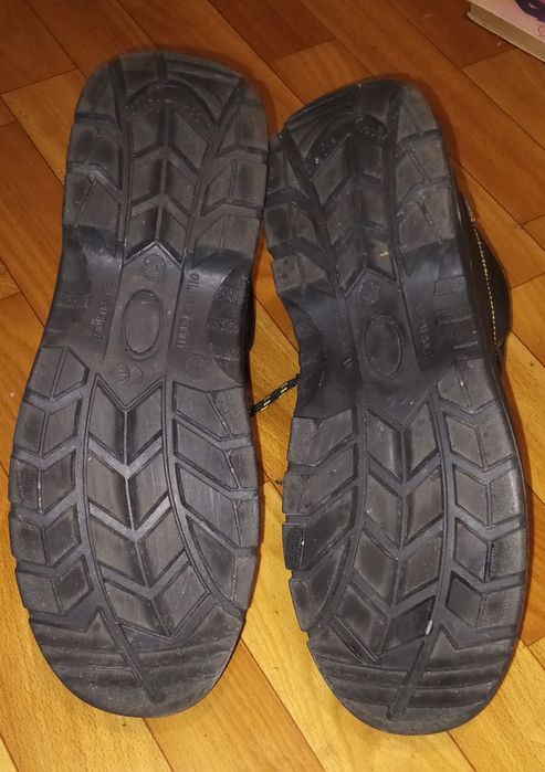 Зимнии рабочии ботинки  размер 45