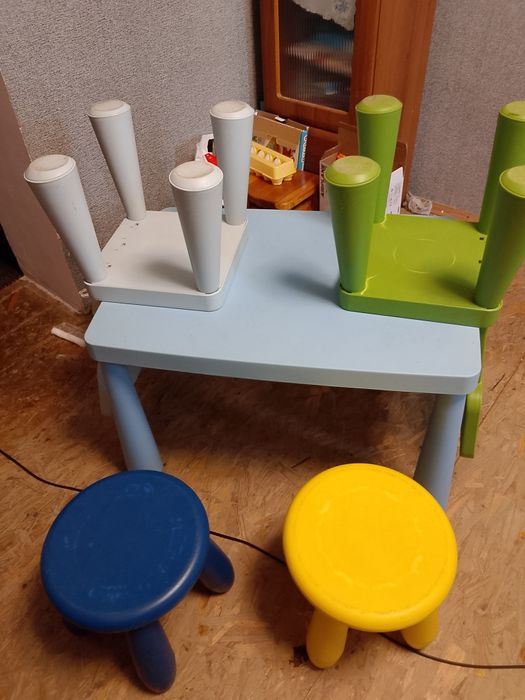 Продам столик Ikea з 2 табуреточками і 2 кріселка