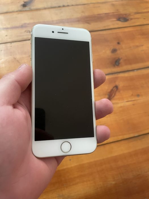 Продам iPhone 7 32GB (Айфон 7 32 гб)